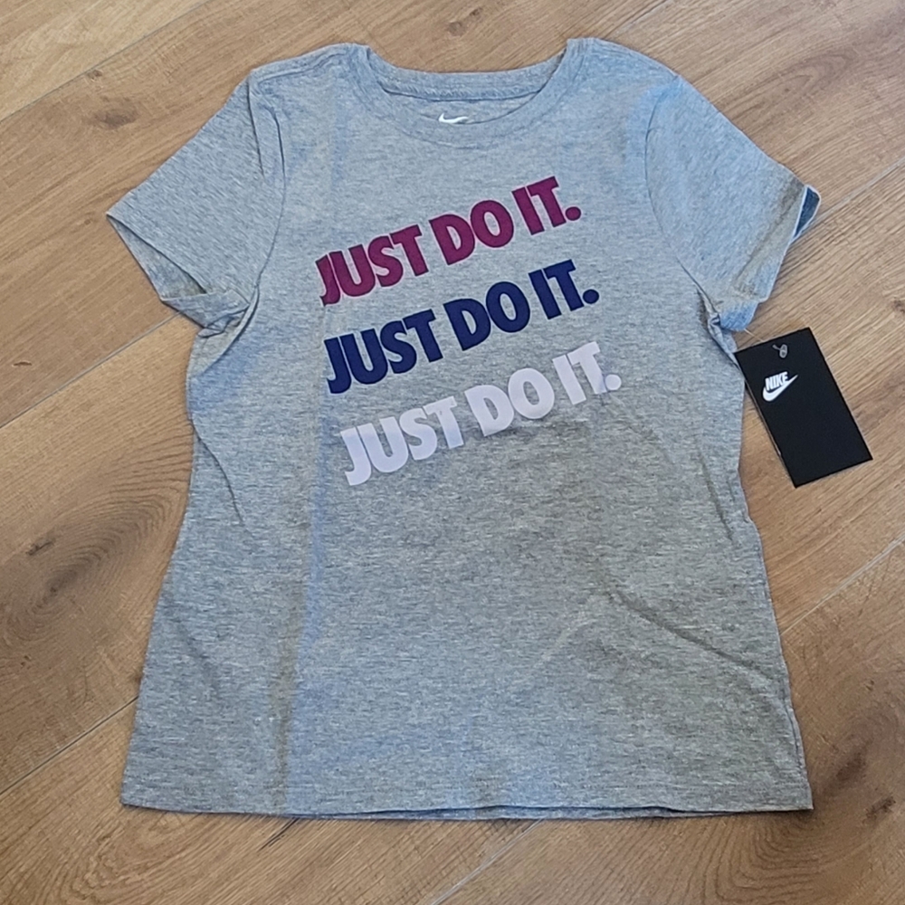 New Nike Youth Girls Gray Graphic T-Shirt Top Size: Medium